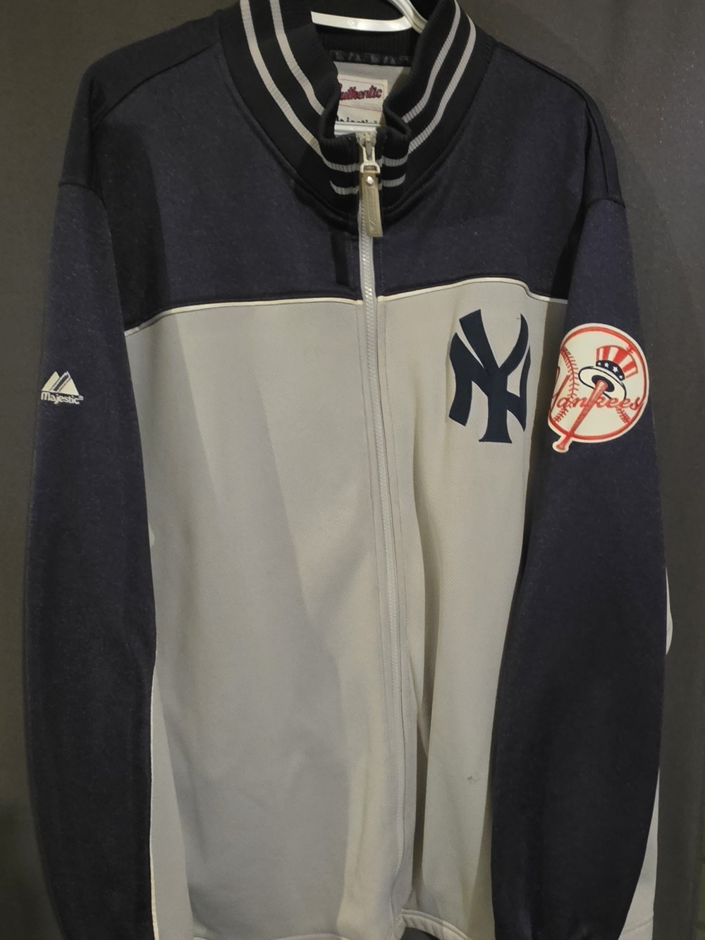 2XL New York Yankees Majestic Jacket - Navy and Gray